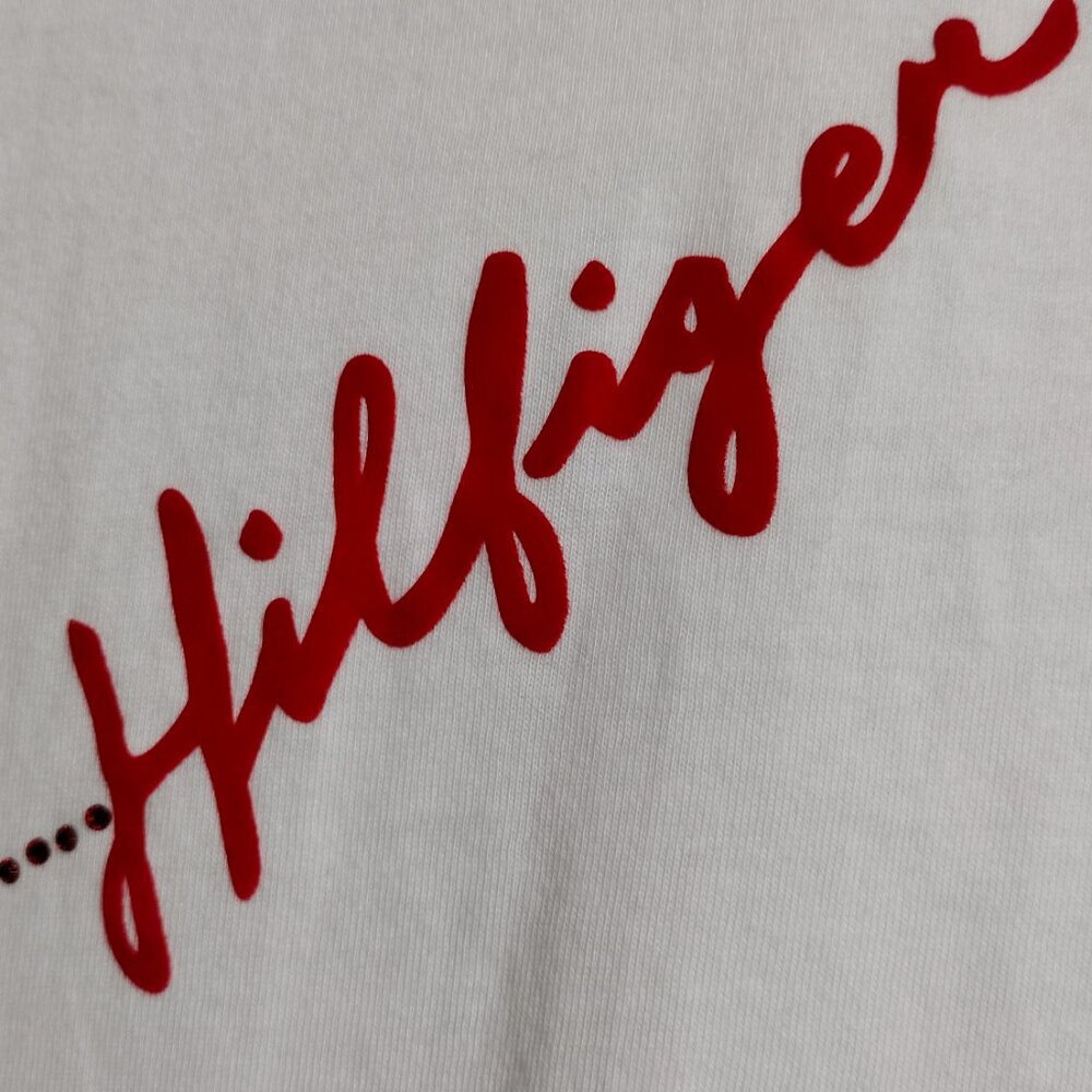 Tommy Hilfiger Women's Signature Heart-Graphic T-Shirt - Picture 9 of 9